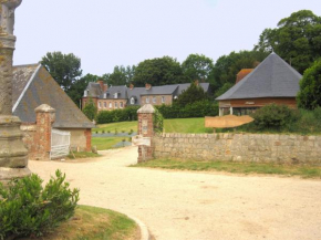 Classic Cottage in Le Bourg Dun with Garden